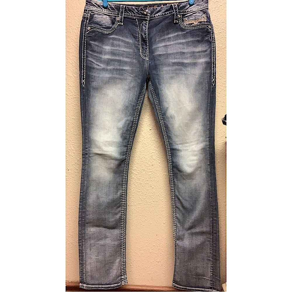 Woman’s rock revivals size 34 easy straight.